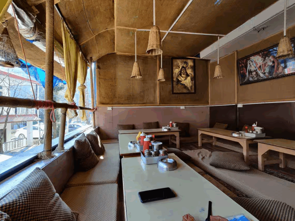 Four Seasons Cafe, Mcleod Ganj